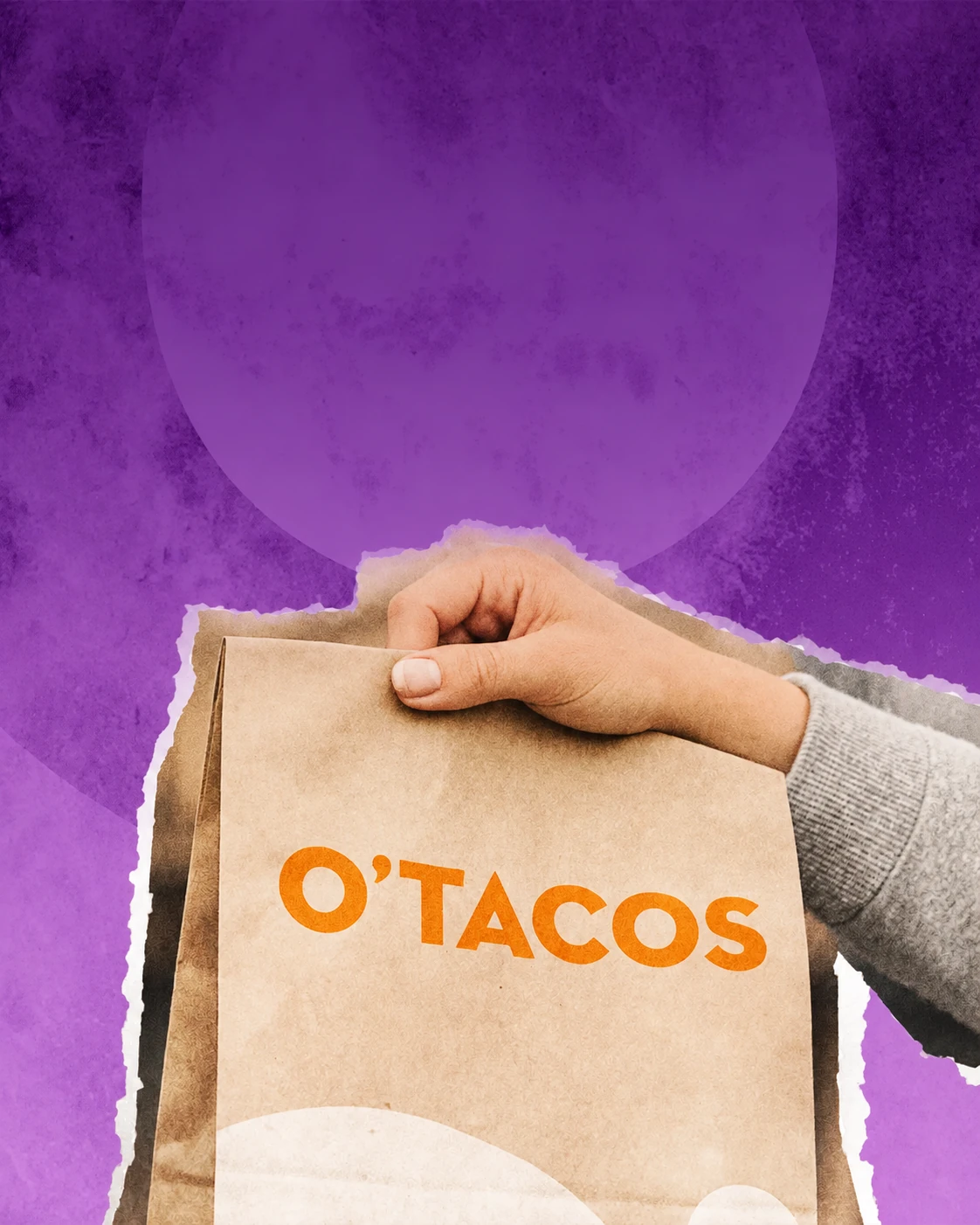Une commande à emporter dans un sac O’Tacos, sur un dégradé violet